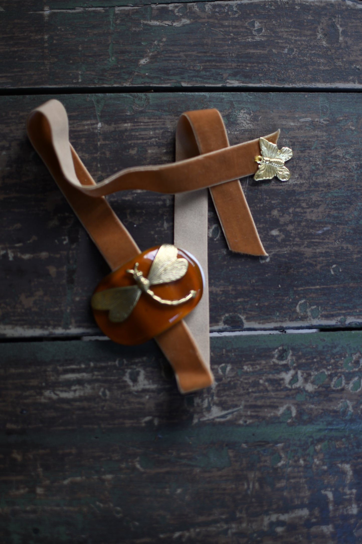 pulsera y terciopelo