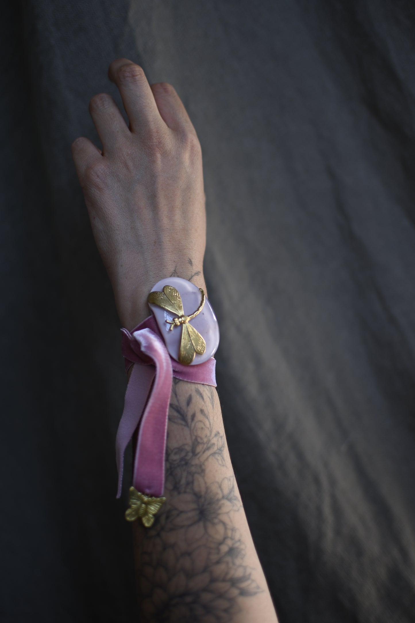 pulsera y terciopelo