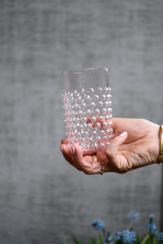vaso de cristal rosado