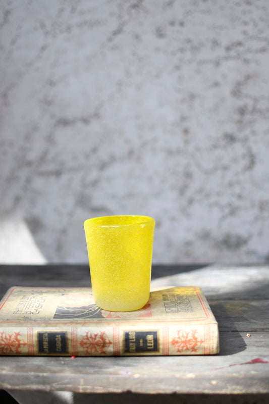 vaso amarillo